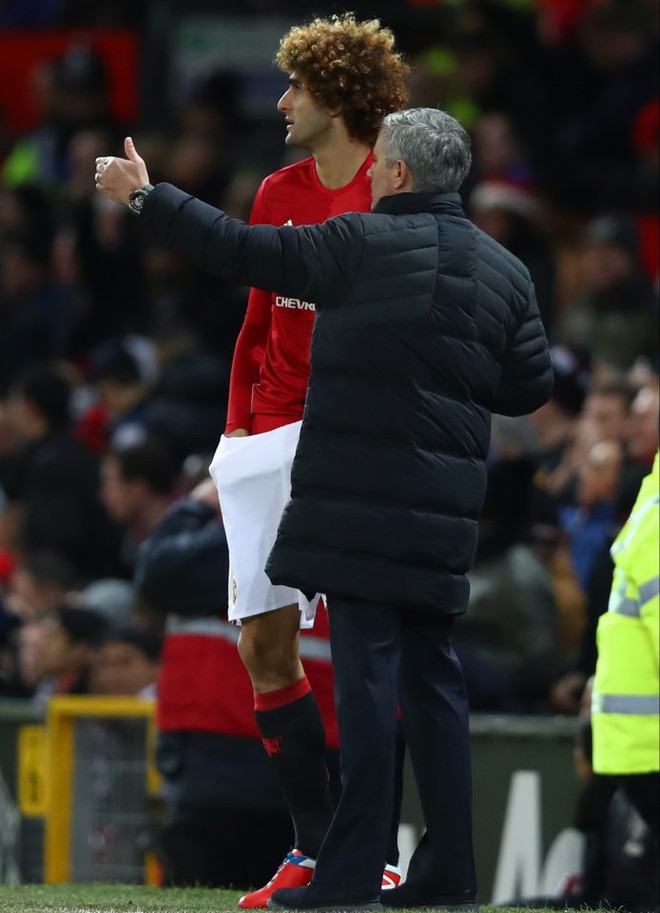 Mourinho lên kế hoạch chưa từng thấy cho Quỷ đỏ, vì Fellaini mà chống lại fan Man United - Ảnh 2.