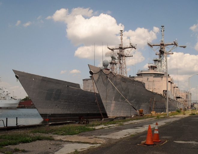 Choáng ngợp trước hạm đội dự trữ khổng lồ của Hải quân Mỹ - Ảnh 2.