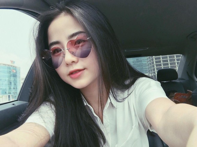 Cuộc sống sau hôn nhân của 4 hotgirl Việt lấy chồng sớm - Ảnh 1.