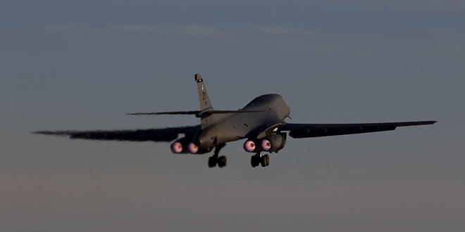 Uy lực máy bay ném bom Mỹ sắp điều tới nắn gân Trung Quốc - Ảnh 6.