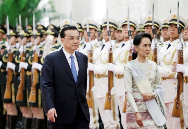 ​Bà Suu Kyi chơi bài gì ở Trung Quốc? - Ảnh 1.