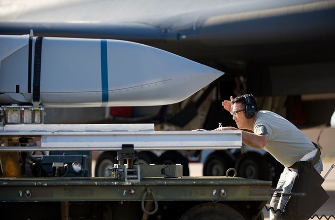 Nga có sợ khi Mỹ đưa JASSM-ER lên máy bay B-52? - Ảnh 7.