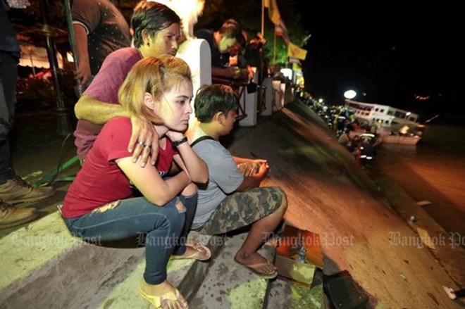 Hình ảnh hiện trường vụ lật tàu làm 13 người chết ở Thái Lan - Ảnh 8.