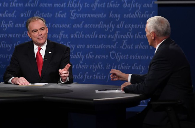 Kaine đúng vai phó tướng, Pence nhắm ghế Tổng thống Mỹ 2020? - Ảnh 1.