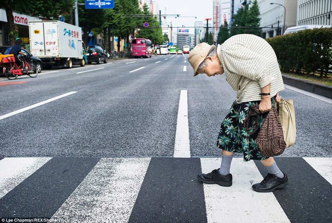 Cuộc sống bận rộn của người cao tuổi Nhật - Ảnh 1.