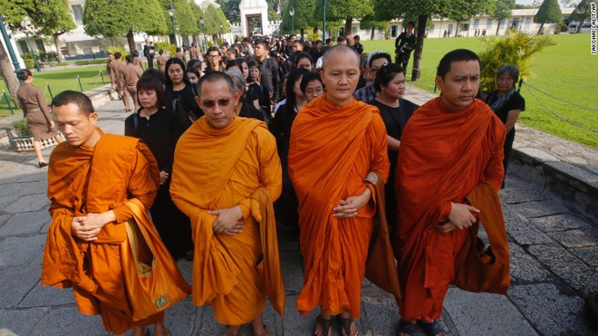 Thái Lan cử hành lễ đón linh cữu Quốc vương Bhumibol Adulyadej - Ảnh 8.
