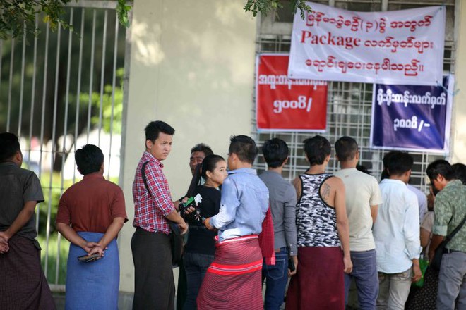 ​CĐV Việt Nam chỉ có 350 vé xem trận gặp Myanmar - Ảnh 1.