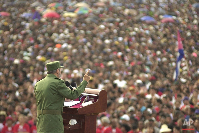 23 bức ảnh ấn tượng về cuộc đời huyền thoại của Fidel Castro - Ảnh 14.