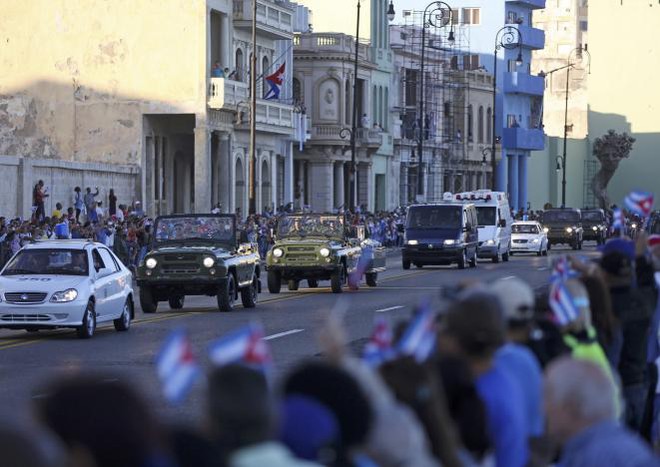 [ẢNH] Tro cốt Fidel Castro bắt đầu hành trình 900km trở về cái nôi của cách mạng Cuba - Ảnh 4.