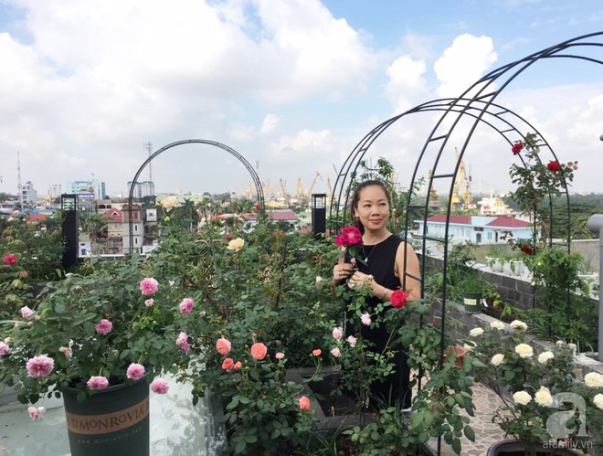 Bà mẹ hai con ở Hải Phòng chi gần 100 triệu tạo vườn hồng hoa nở ...