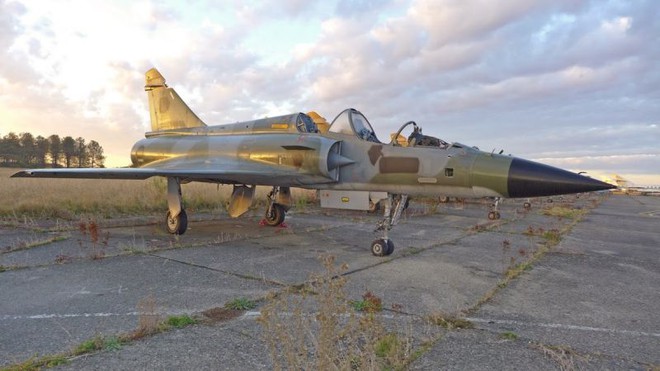 Khám phá bí mật nơi cất trữ hàng trăm chiến đấu cơ Mirage của Không quân Pháp - Ảnh 8.