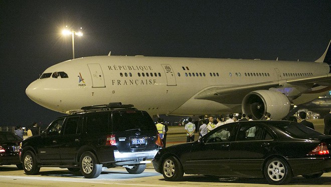 Chuyên cơ TT Pháp đắt hơn cả Air Force One của Obama - Ảnh 1.