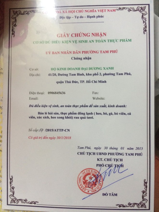 Phó chủ tịch phường ký “lụi” giấy chứng nhận vệ sinh thực phẩm - Ảnh 1.