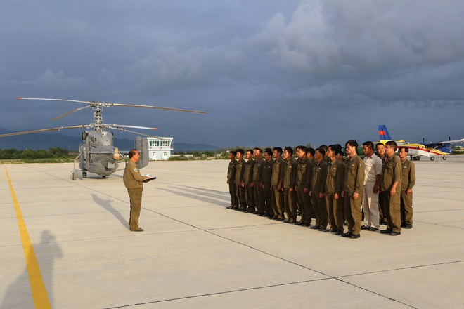 Huấn luyện bay trực thăng săn ngầm và thủy phi cơ tại Lữ đoàn 954 Hải quân  - Ảnh 3.
