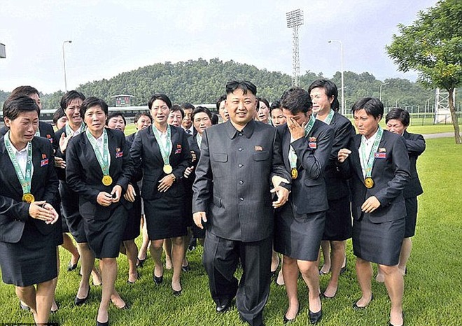 Ảnh vệ tinh hé lộ cung điện nổi của Kim Jong-un? - Ảnh 2.