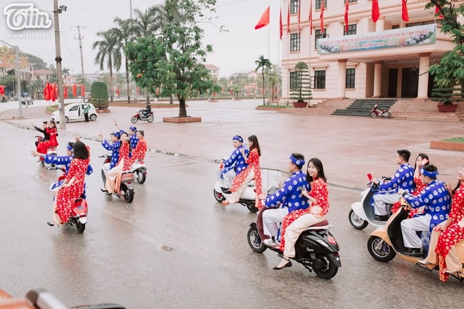 Cặp đôi quen, tỏ tình, cầu hôn và đi ăn hỏi đều có chiếc xe điện làm chứng - Ảnh 3.