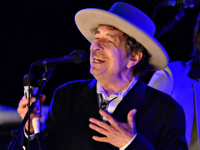 Bob Dylan vừa đoạt giải Nobel Văn học 2016 là ai? - Ảnh 5.