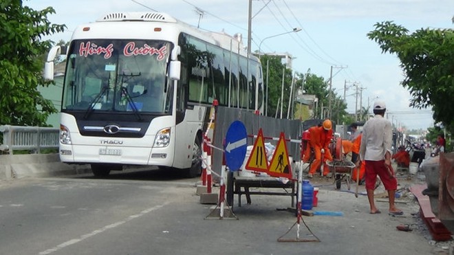 Kẹt xe 6km liên tục trên tuyến quốc lộ 91 - Ảnh 6.