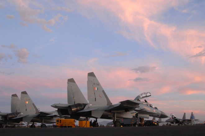 Không quân Việt Nam sẽ chuyển Su-30MK2 sang Ấn để huấn luyện phi công? - Ảnh 3.