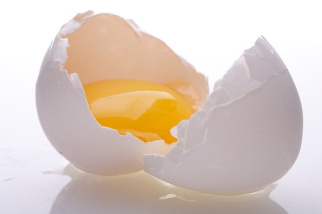 5 sai lầm khi ăn trứng gà khiến hại nhiều hơn lợi - Ảnh 3.