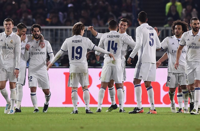 Bốn bức hình ám ảnh và một khuôn mặt tối sầm giữa Real Madrid đầy vinh quang - Ảnh 1.