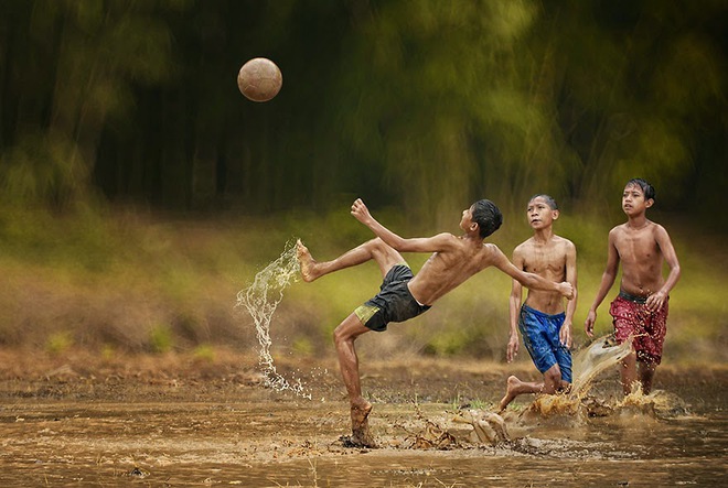 Tuổi thơ dữ dội (P2): Đau đến tê não khi... cắn phải lưỡi! - Ảnh 2.