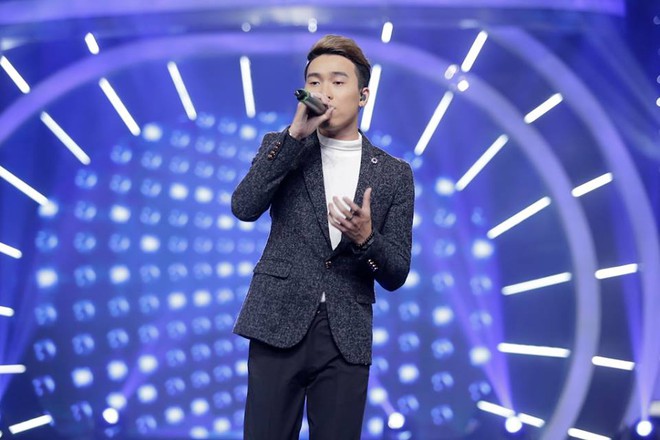 Vietnam Idol: Thu Minh hôn, Huy Tuấn tát thí sinh - Ảnh 2.