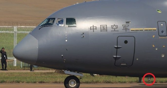 Trung Quốc để lộ mật thiết bị bí hiểm của máy bay vận tải quân sự Y-20 - Ảnh 1.