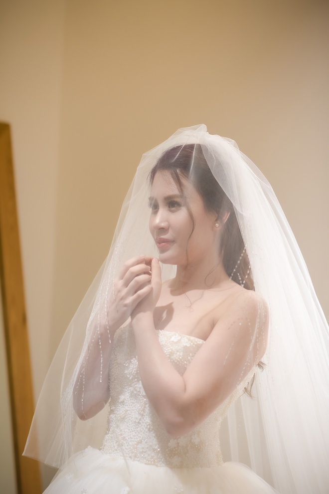 Nhan sắc lộng lẫy của vợ MC Thành Trung khi diện váy cưới - Ảnh 6.