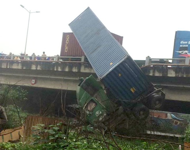 Hung thần xa lộ và những lời khuyên cần biết để tránh hiểm nguy - Ảnh 1.