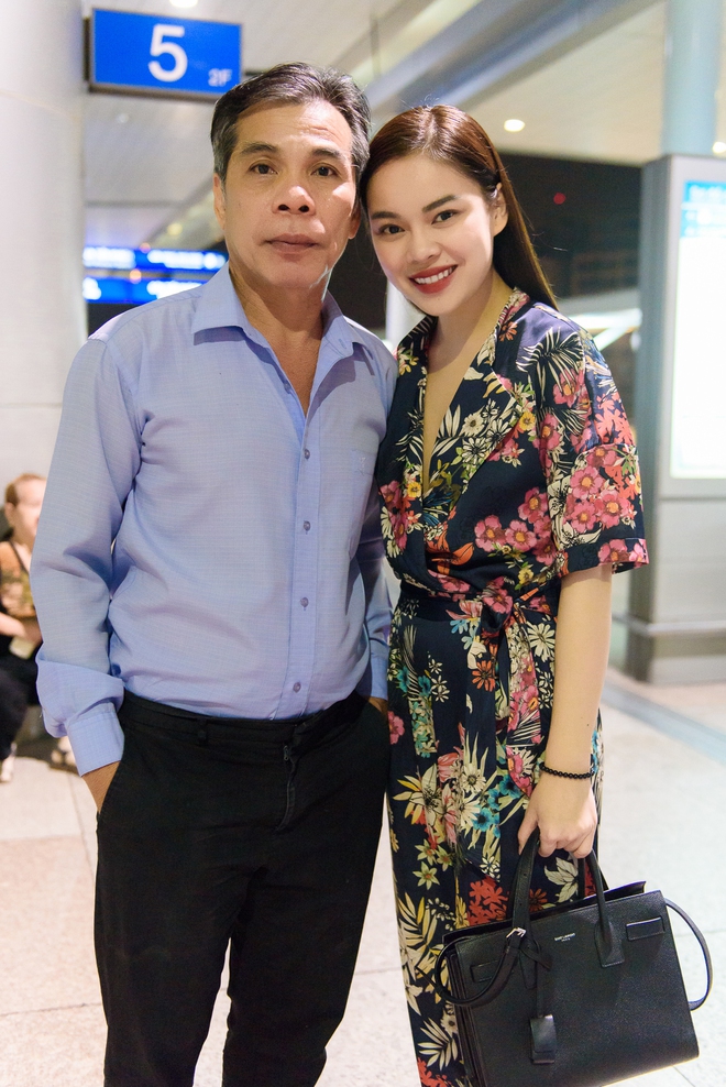 Cha ruột ca sĩ Giang Hồng Ngọc vẫn chăm chỉ chạy taxi - Ảnh 1.