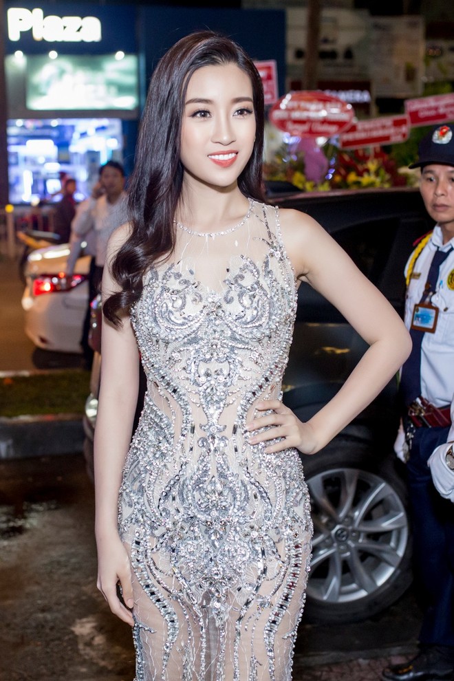 Hoa hậu Đỗ Mỹ Linh rạng rỡ sau khi trở về từ Miss World 2017 - Ảnh 1.