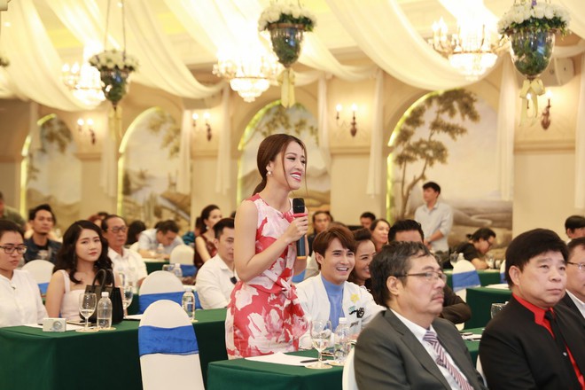 Sao Việt háo hức tham gia họp báo công bố danh sách đề cử Ngôi sao xanh 2017 - Ảnh 10.