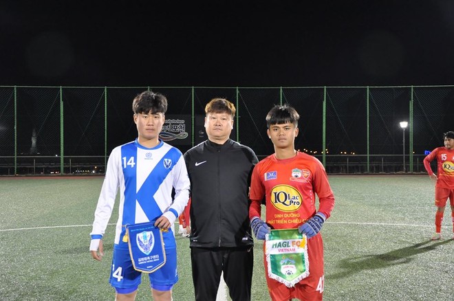 U17 HAGL “chấp tuổi” vẫn khiến đối thủ Hàn Quốc ôm hận - Ảnh 1.