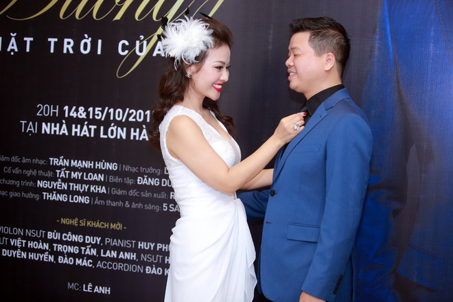 Nhan sắc vợ ca sĩ Đăng Dương gây chú ý trong họp báo của chồng - Ảnh 3.