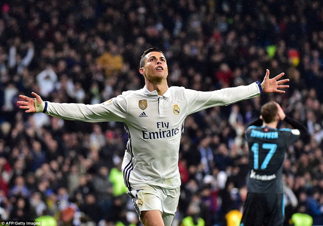 Ronaldo trở lại, Real tiếp tục cho Barca hít khói ở La Liga - Ảnh 3.