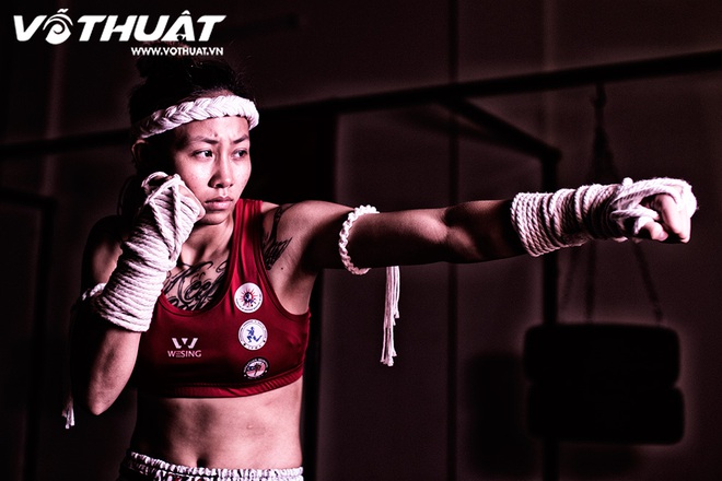 Nữ võ sĩ Muay Thái vô địch TG chỉ ra cao thủ người Việt có thể hạ gục Flores - Ảnh 2.