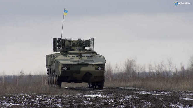 Ukraine khoe xe bọc thép BTR-4MV1 tiêu chuẩn NATO - Ảnh 1.