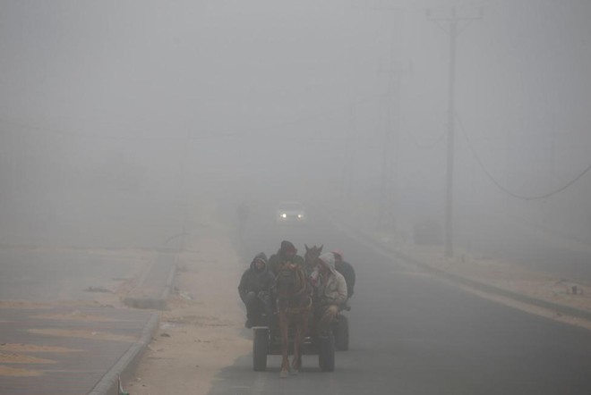 24h qua ảnh: Trực thăng Iraq phóng tên lửa đỏ trời diệt IS - Ảnh 10.