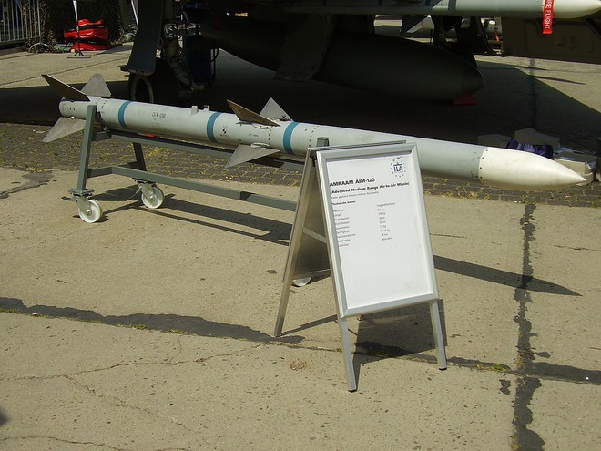 Nhật Bản mua hàng chục tên lửa AIM-120C7 từ Mỹ - Sự thất bại của dự án AAM-4B nội địa? - Ảnh 1.