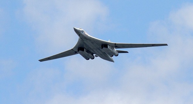 Siêu máy bay ném bom hạng nặng Tu-160M2 của Nga: Tinh hoa hội tụ, công nghệ đỉnh cao - Ảnh 1.