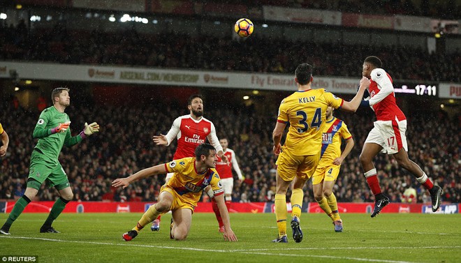 Chân gỗ Giroud lập siêu phẩm, Arsenal cười vào mũi Man United - Ảnh 11.