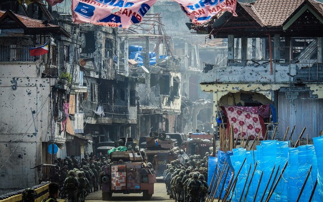 24h qua ảnh: Philippines dồn quân tiêu diệt phiến quân Hồi giáo - Ảnh 4.