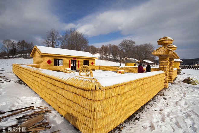 7 ngày qua ảnh: Ngôi nhà được làm từ toàn bắp ngô ở Trung Quốc - Ảnh 4.