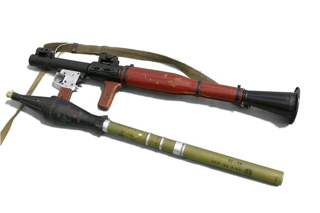 Những sự cố tức cười và rùng rợn khi bắn súng chống tăng RPG-7 - Ảnh 1.