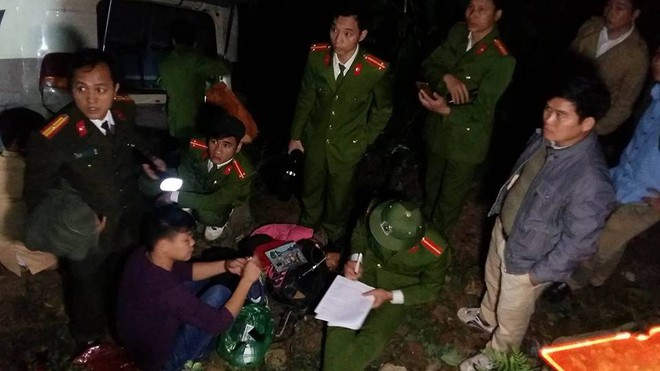 Ảnh: Hiện trường vụ xe khách Sa Pa - Lào Cai rơi xuống vực - Ảnh 7.