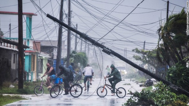 Siêu bão Irma đổ bộ như thước phim kinh dị, thổi bay nhà tù, hơn 100 tù nhân trốn thoát - Ảnh 6.