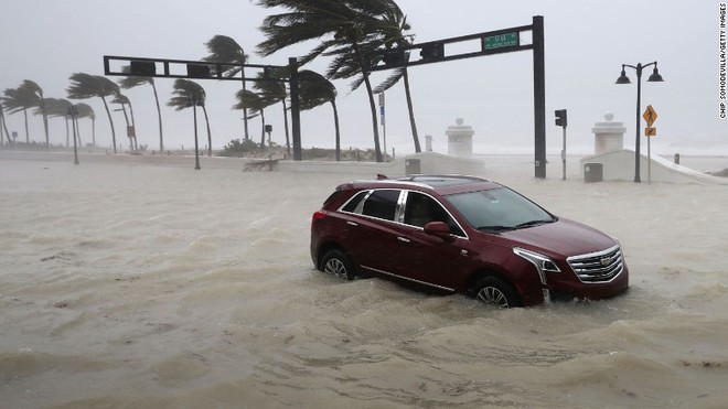 Siêu bão quái vật Irma tấn công dữ dội, Florida chới với trong biển nước - Ảnh 14.