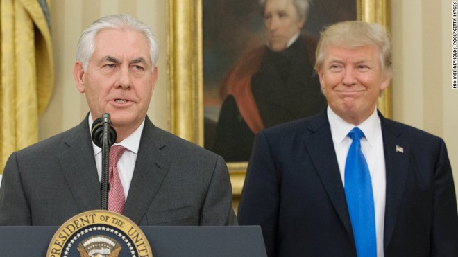 Học giả Mỹ: Ngoại trưởng Tillerson nên rời bỏ ông Trump, công khai và càng sớm càng tốt - Ảnh 1.