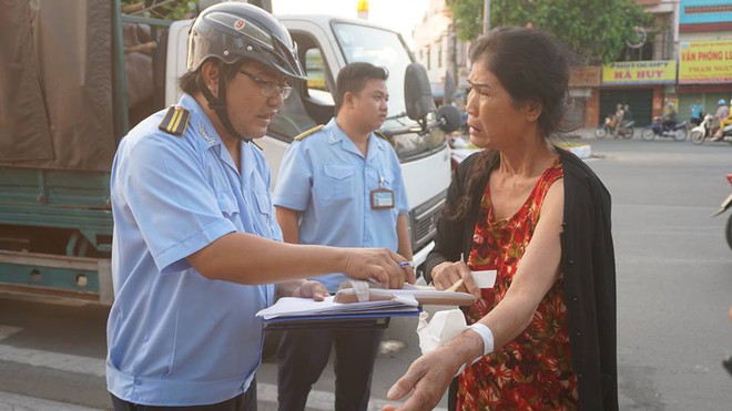 Quyết liệt lập lại trật tự lòng lề đường nhưng cũng phải nghĩ đến người nghèo - Ảnh 6.